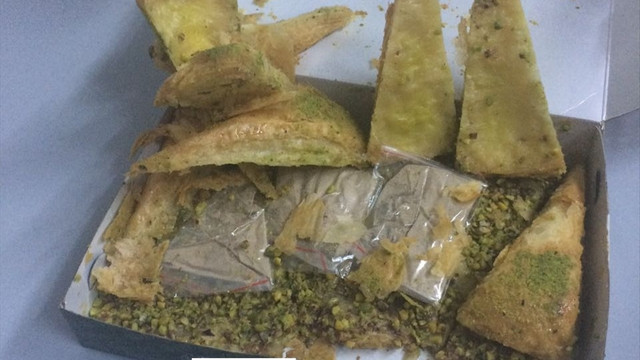 Batman'da baklava içerisinde eroin ele geçirildi