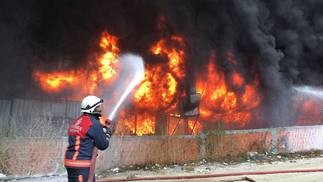 Bayrampaşa'da iş yeri yangını