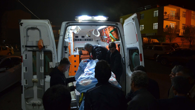 Bitlis'te minibüs şarampole devrildi: 10 yaralı