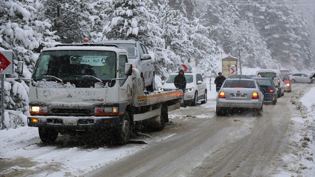 Bolu'da yoğun kar yağışı