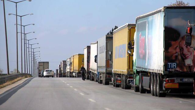 Bulgaristan'a açılan sınır kapılarındaki tır yoğunluğu