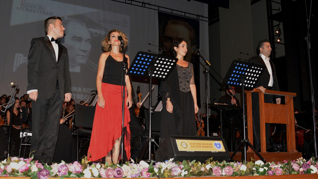 Bursa'da Atatürk'ü anma konseri