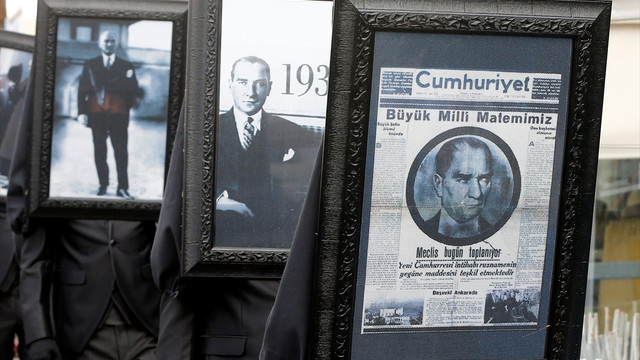 Büyük Önder Atatürk'ü anıyoruz