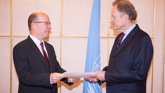 Büyükelçi Naci Koru, güven mektubunu sundu