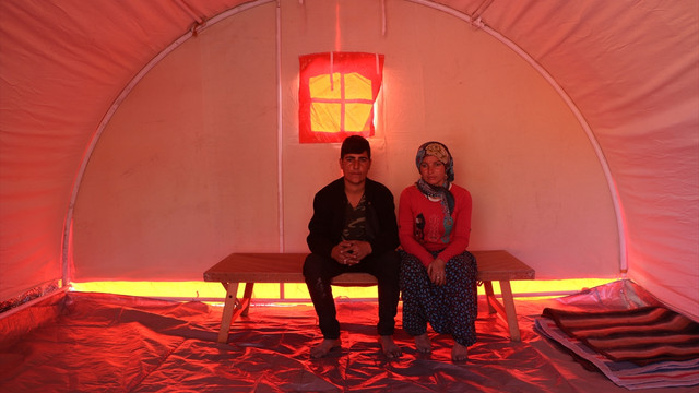 Çocuklarının tek fotoğrafı yangında kül oldu