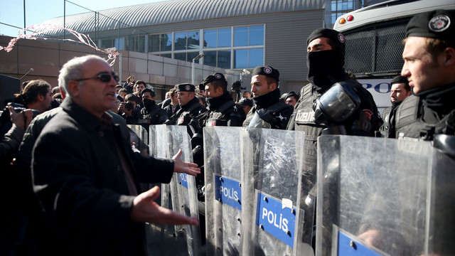 Cumhuriyet gazetesi yönetici ve yazarlarına yönelik soruşturma