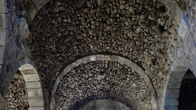 Definecilere geçit verilmeyince kilise ayakta kaldı