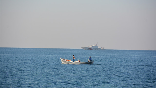 Didim'de göçmenleri taşıyan teknenin alabora olması