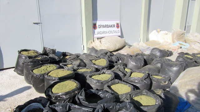 Diyarbakır'da narkoterör operasyonu