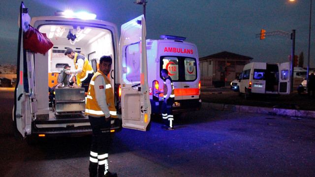 Elazığ'da işçileri taşıyan minibüsler çarpıştı: 11 yaralı