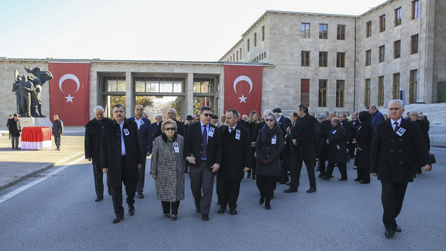 Eski Bakan Eldem için Mecliste tören düzenlendi
