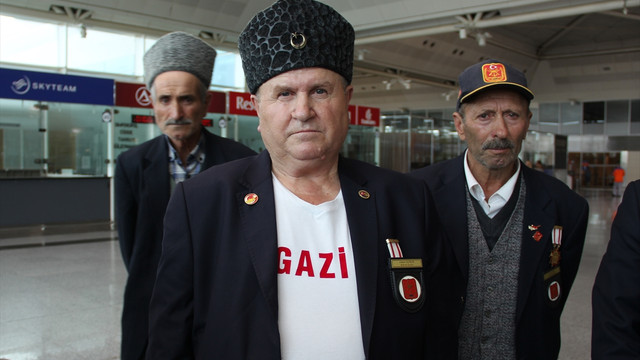 Gazi oldukları Kıbrıs'a 42 yıl sonra gidiyorlar