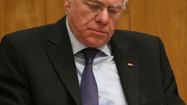 Göçmen kökenli milletvekillerinin hayat hikayelerini kitaplaştırdı