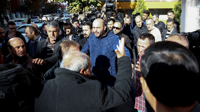 İfade vermeye gitmeyen HDP'lilere operasyon