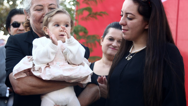 İlk yaş günü pastası şehit babasının adı verilen parkta kesildi