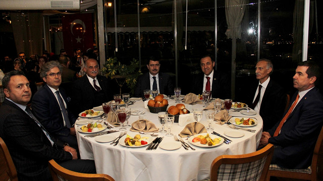 İstanbul'da öğretmenlere saygı yemeği