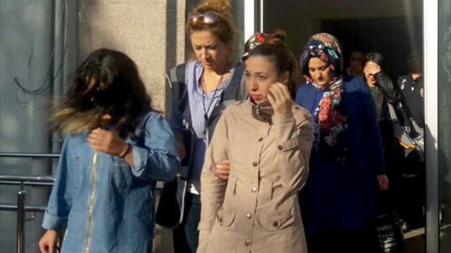 İzmir'de dolandırıcılık şebekesine operasyon