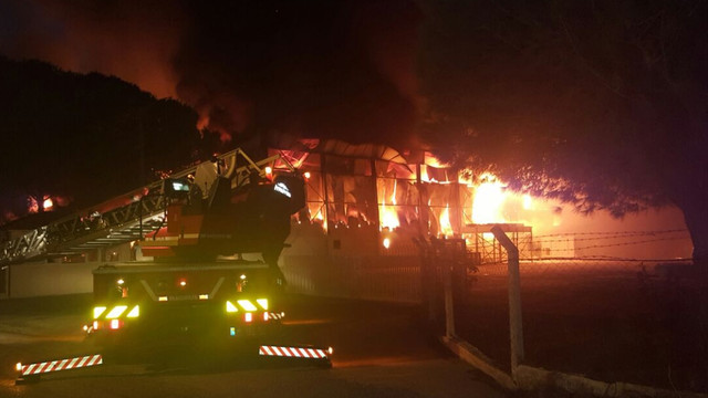 İzmir'de fabrika yangını