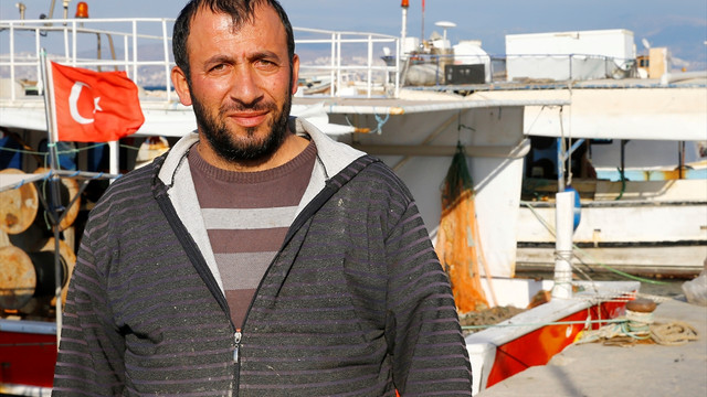 İzmirli balıkçılar belediyenin döktüğü balçıktan şikayetçi