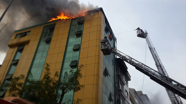 Kağıthane'de işyeri yangını