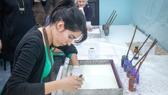 Karadağ'da Ebru kursu