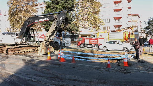 Karadeniz Sahil Yolu'nun Ordu kesiminde göçük oldu