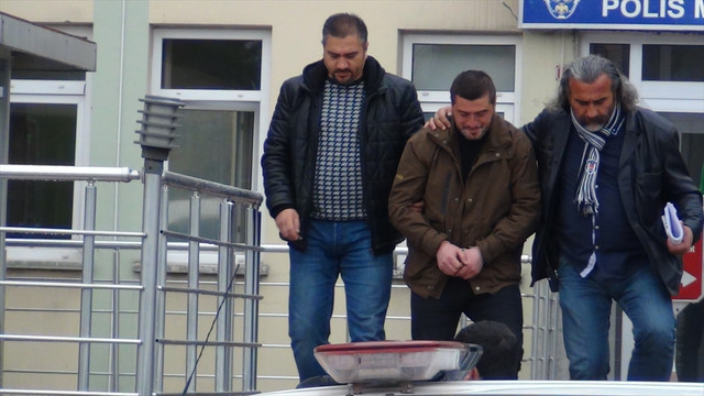 Kasaptan hırsızlık anı güvenlik kamerasına yansıdı