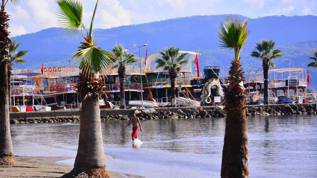 Muğlada Kasımda deniz ve güneş keyfi