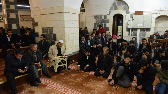 Kilis'te gençler sabah namazında buluştu