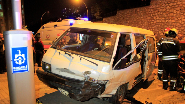 Kocaeli'de trafik kazası: 3 yaralı