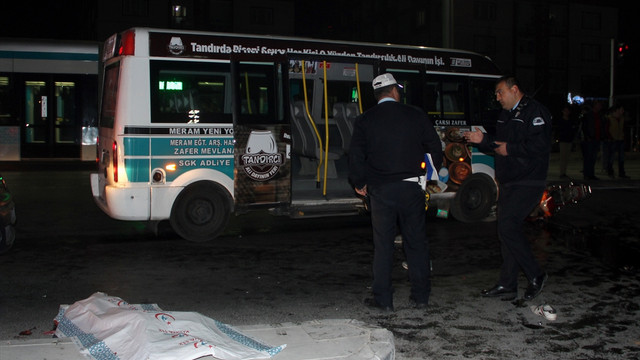 Konya'da minibüs motosikletle çarpıştı: 1 ölü, 1 yaralı