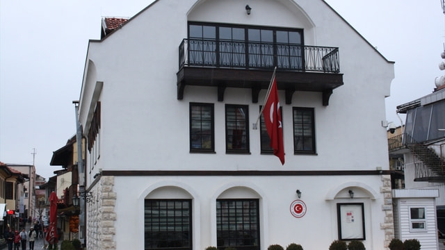 Kosovadaki Türk başkonsolosluğuna saldırı
