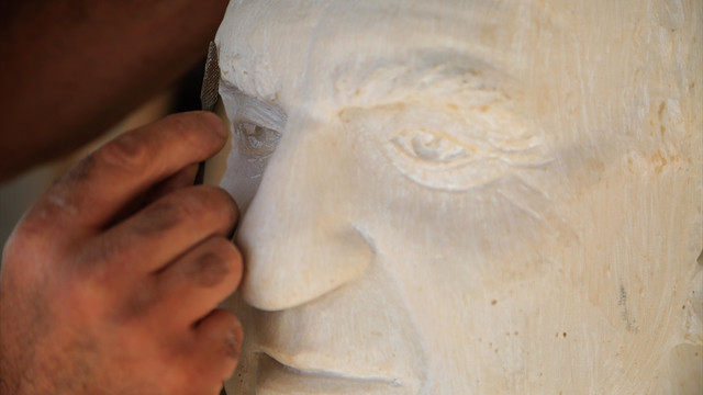 Lübnanlı kardeşler evlerini açık hava müzesine dönüştürdü