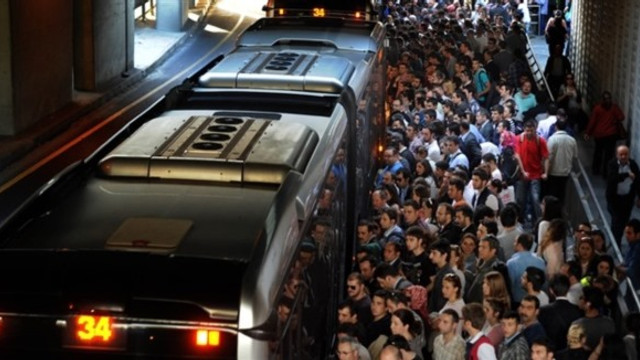 İstanbulda 10 milyon yolcu marmaray ve metrobüsü tercih etti