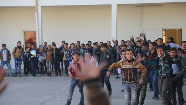 Musul'un kurtarılan bölgelerinde eğitime başlandı