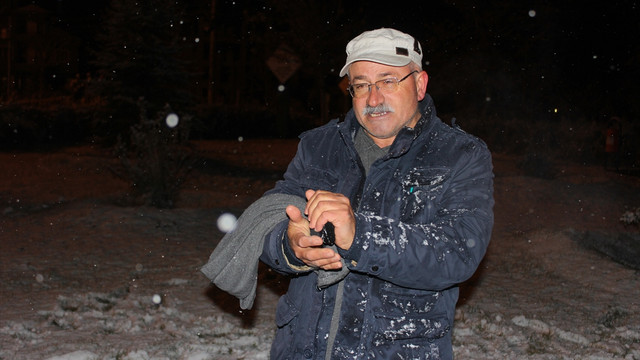 Niğde'de Kar Kaplanının ilk kar sevinci