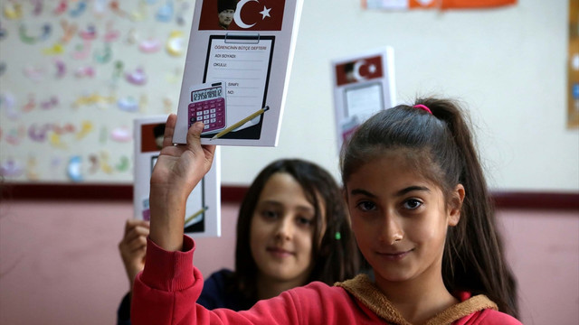 Öğrenciler tasarrufu bütçe defteri ile öğrenecek