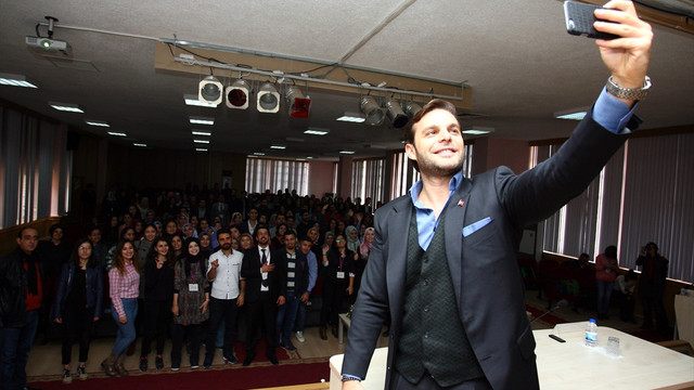 Oyuncu Aslan uyuşturucuyla mücadeleyi anlattı