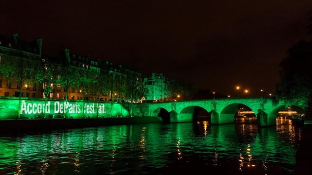 Paris yeşile büründü