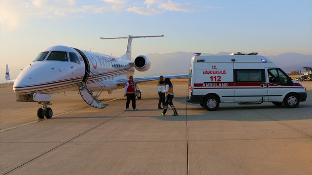 Parkinson hastası ambulans uçakla sevk edildi