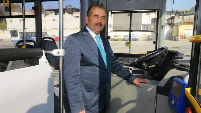 Rahatsızlanan yolcu belediye otobüsüyle hastaneye götürüldü