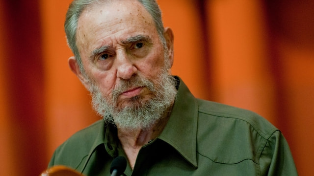 Kübanın efsanevi lideri Fidel Castro hayatını kaybetti