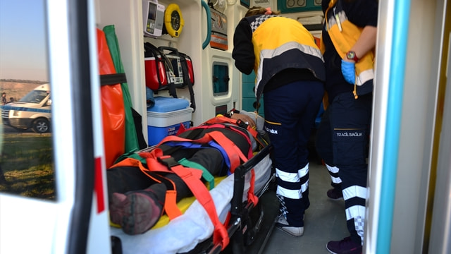 Şanlıurfa'da okul servisi devrildi: 20 yaralı