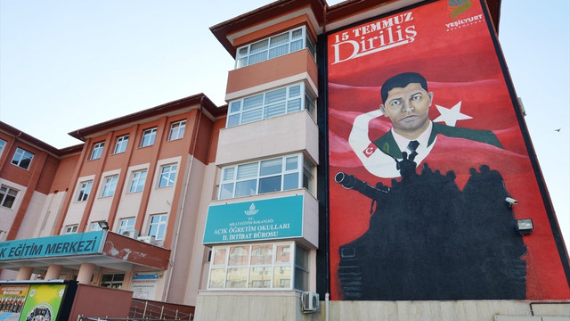 Şehit Halisdemir'in portresi duvara resmedildi