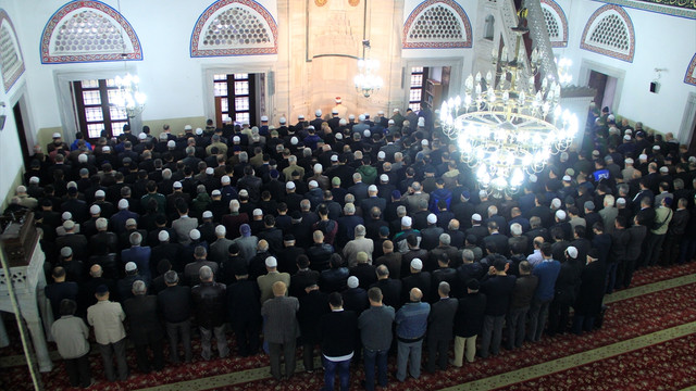 Şehit Kaymakam Safitürk için gıyabi cenaze namazı kılındı