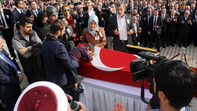 Safitürkü on binler uğurladı