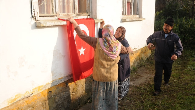 Şehit Uzman Çavuş Acarın Zonguldaktaki ailesine acı haber ulaştı