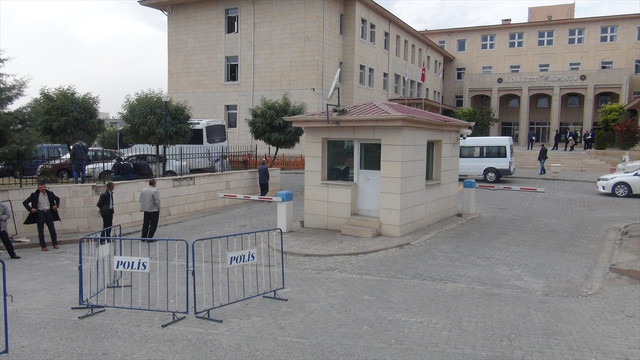 Siirt Belediye Başkanı Bakırhan'ın gözaltına alınması