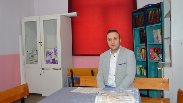 Sınıfları depo olarak kullanılan okulu yeniledi