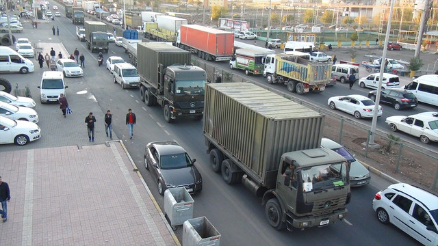 Sınıra askeri sevkiyat